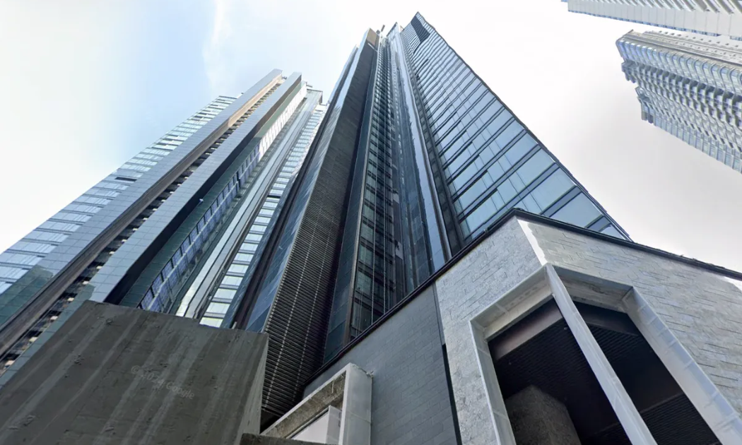 Một khu cao ốc ở Mid-Levels, Hồng Kông - Ảnh: Bloomberg.