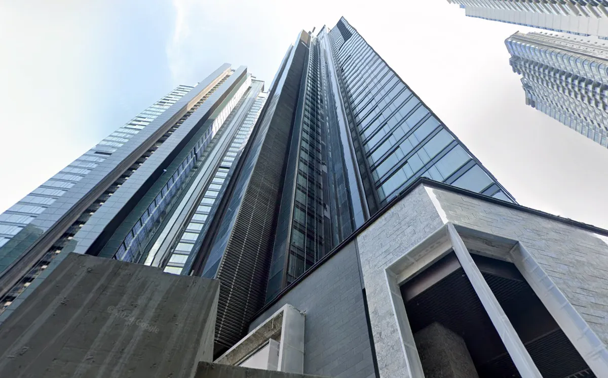 Một khu cao ốc ở Mid-Levels, Hồng Kông - Ảnh: Bloomberg.