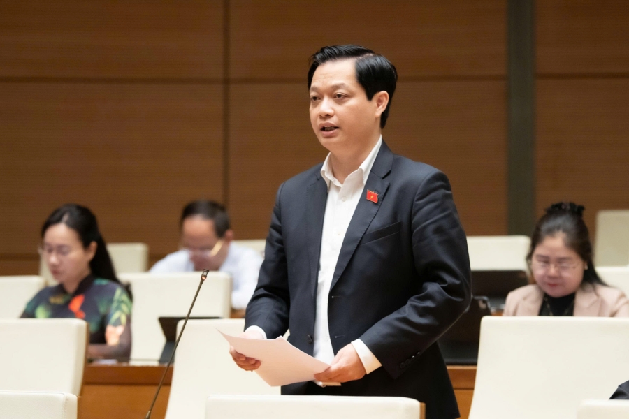 Đại biểu Nguyễn Hải Nam, Đoàn đại biểu Quốc hội TP. Huế: cần tạo hành lang pháp lý đủ mạnh, bao quát các vấn đề từ khảo sát, giao khu vực biển đến đầu tư và vận hành để có thể phát triển điện gió ngoài khơi.