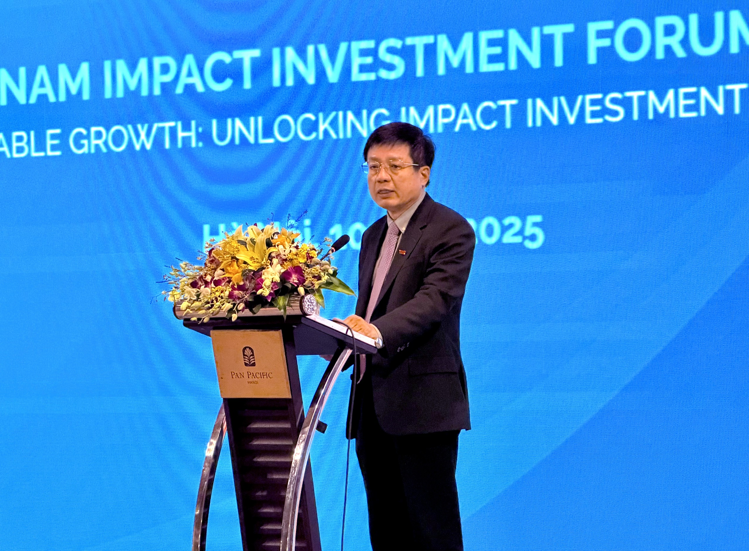 PGS.TS Hồ Sỹ Hùng, Chủ tịch VCCI phát biểu tại diễn đàn.