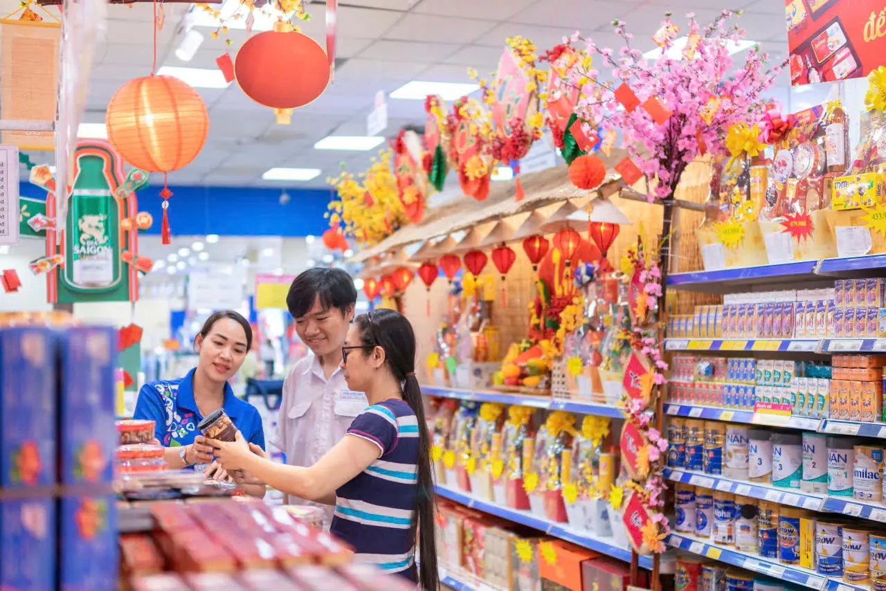 Người tiêu dùng Việt Nam cũng phân loại chi tiêu Tết thành ba nhóm riêng biệt với những chiến lược rõ ràng.