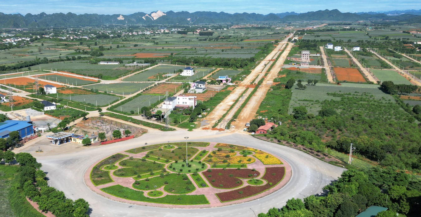 Nút giao Đồng Giao, phường Tam Điệp sẽ là điểm cuối của dự án tuyến đường kết nối liên vùng giữa Nam đồng bằng sông Hồng với vùng núi Tây Bắc và duyên hải Bắc Trung Bộ (giai đoạn I). Ảnh: Thái Bá