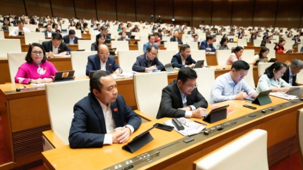 Chính thức thông qua Luật Tòa án chuyên biệt tại trung tâm tài chính quốc tế    