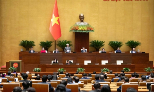 Tiếp tục rà soát, đánh giá toàn diện hệ thống pháp luật, nghiên cứu những vấn đề mới phát sinh