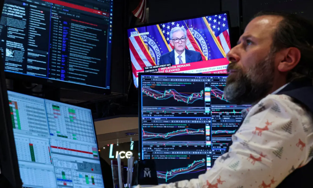 Chứng khoán Mỹ xanh rực sau cuộc họp Fed, giá dầu tăng vì tin Venezuela