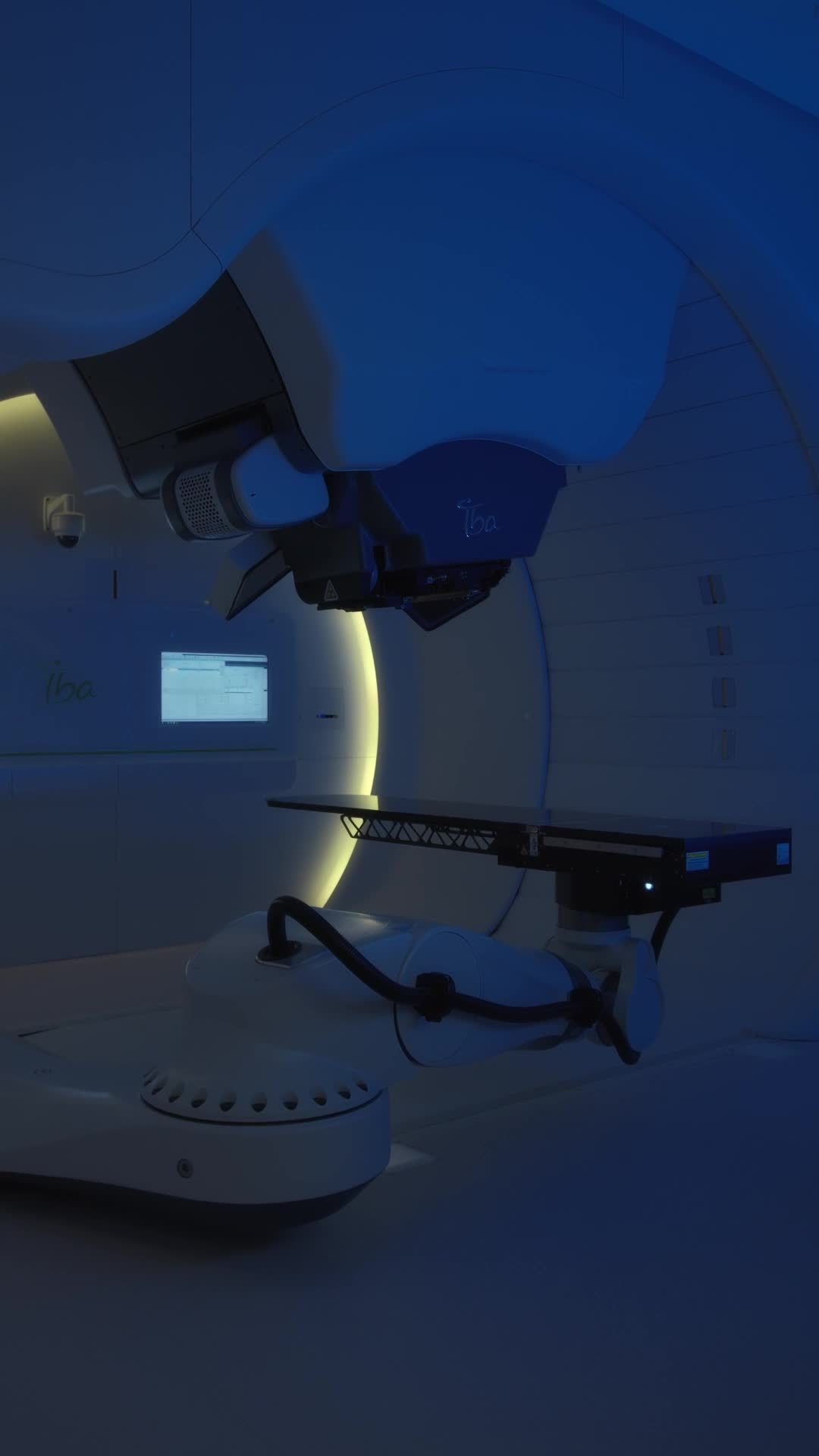 Máy xạ trị proton. Ảnh: IHH SG.
