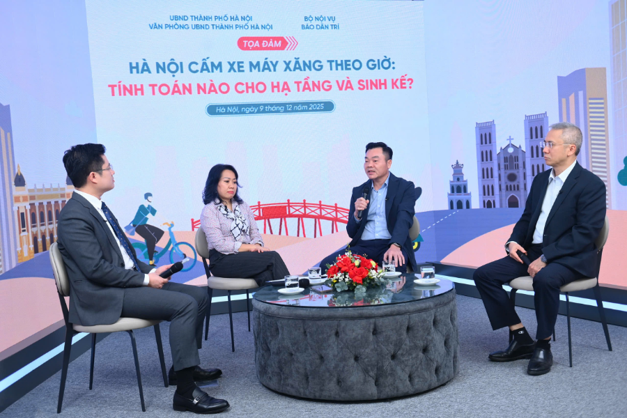 Phó Giám đốc Sở Xây dựng Hà Nội Đào Việt Long phá biểu tại buổi tọa đàm.