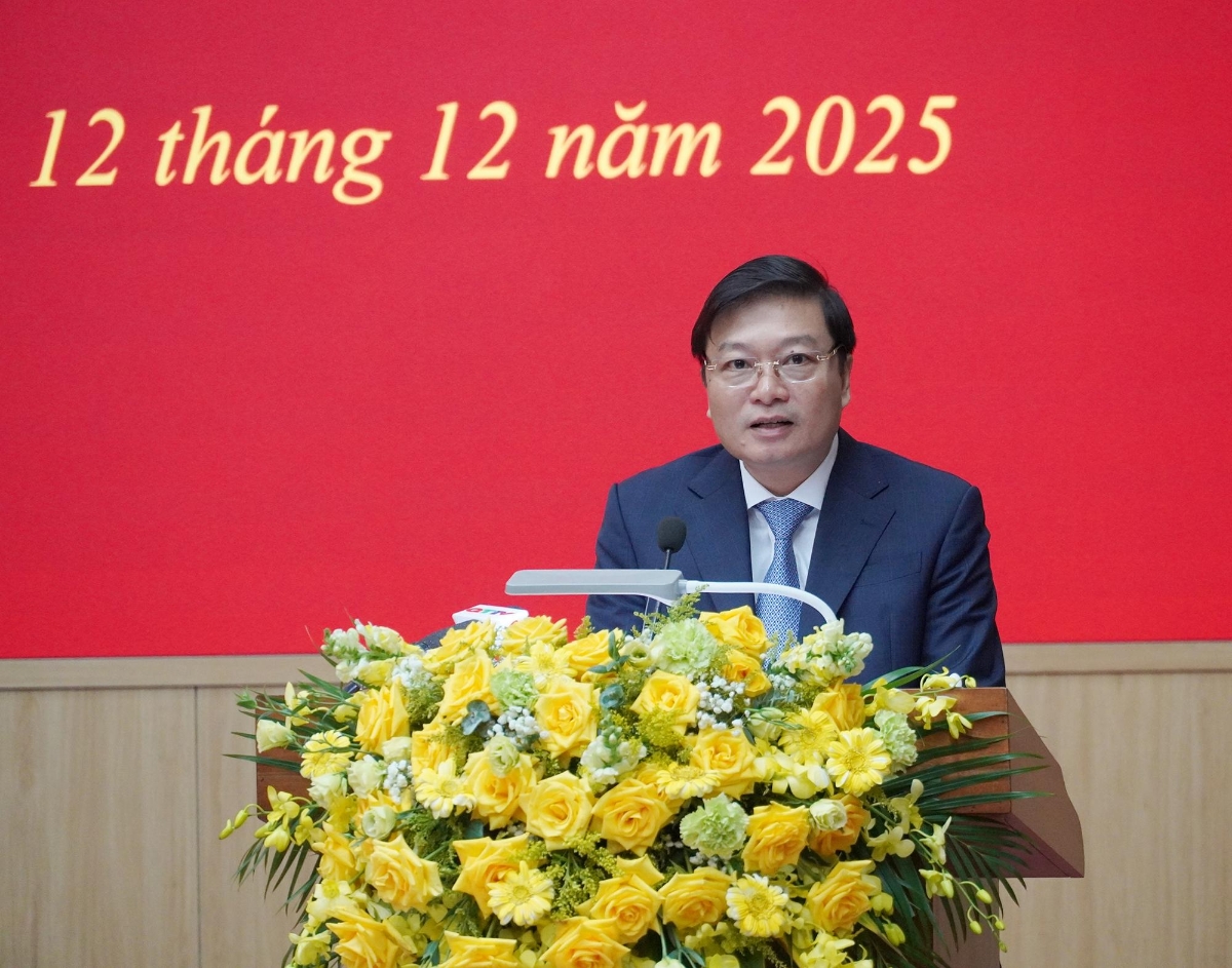 Chủ tịch UBND tỉnh Quảng Trị phát biểu tại kỳ họp thứ 5, HĐND tỉnh khóa VIII