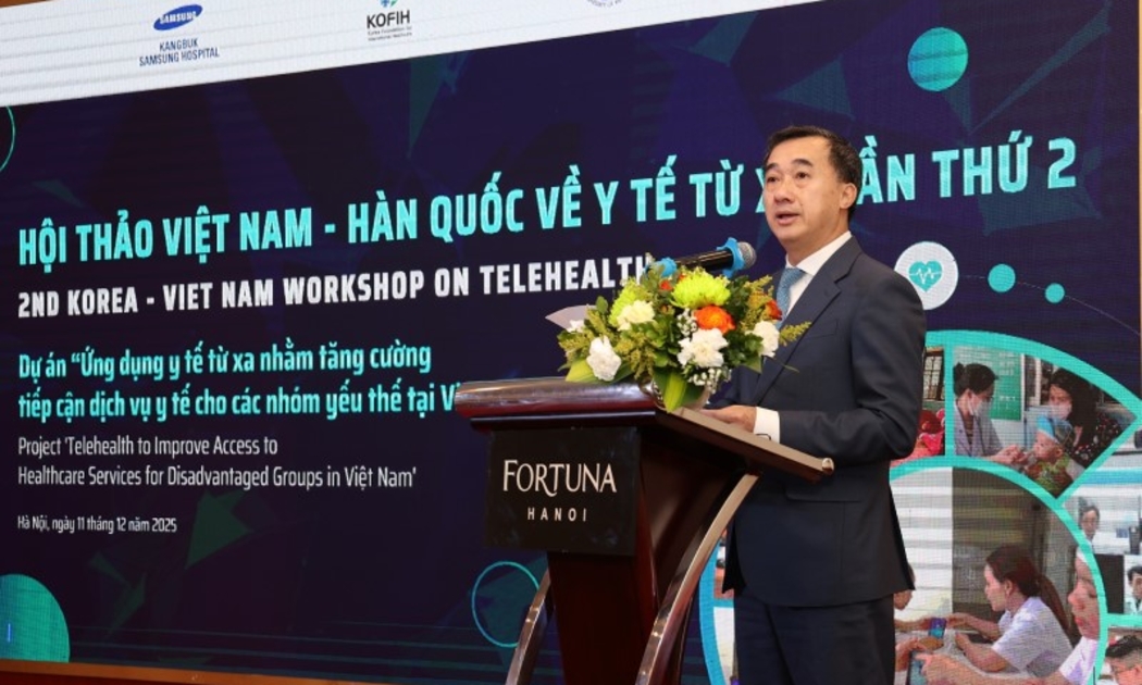 Thứ trưởng Bộ Y tế Trần Văn Thuấn phát biểu tại Hội thảo
