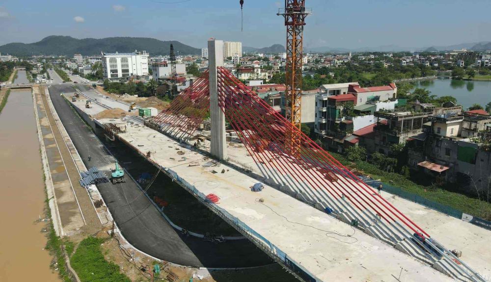 Công trường thi công dự án hạ tầng tại Thanh Hoá trong giai đoạn đẩy mạnh giải ngân cuối năm.