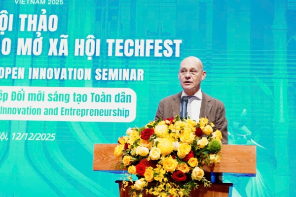 Đại sứ Hà Lan tại Việt Nam Kees Van Baar phát biểu tại Hội thảo.