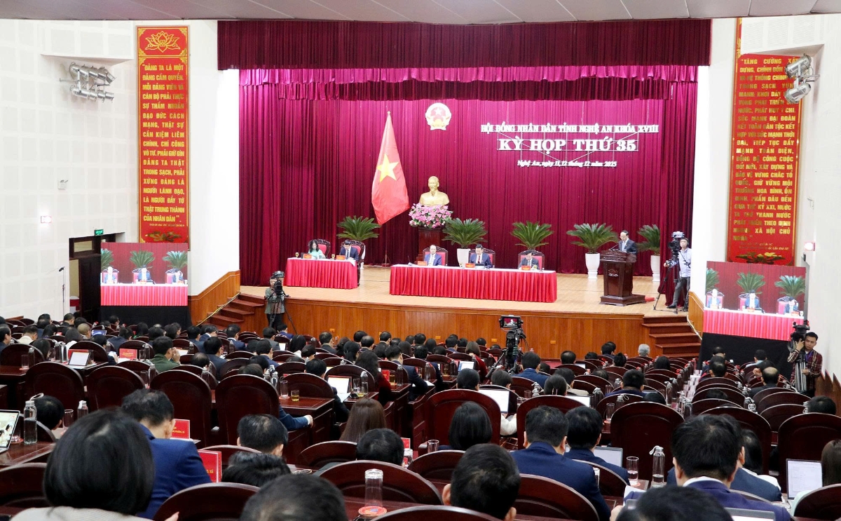 Quang cảnh kỳ họp