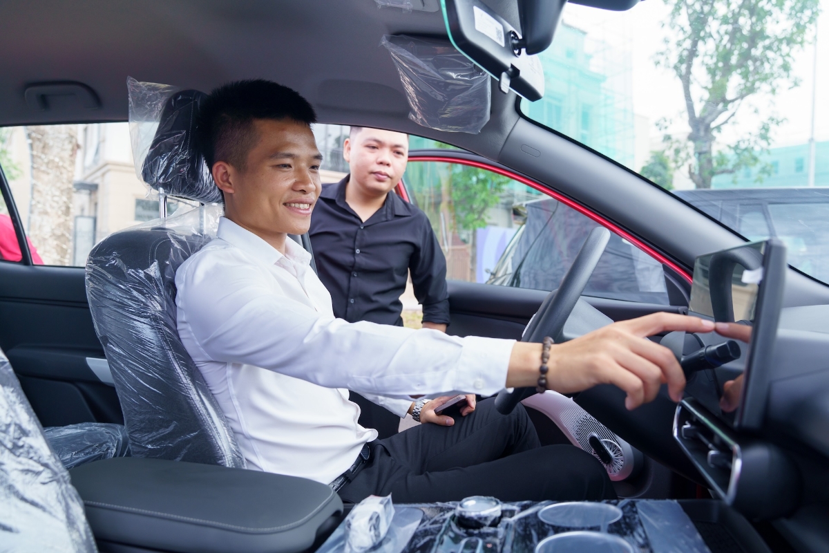 Xe điện chạy dịch vụ “lập đỉnh” doanh số, thúc đẩy chuyển đổi sâu sắc thị trường ô tô Việt