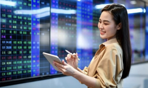 Tự doanh và tổ chức trong nước gom ròng trong phiên hoảng loạn cuối tuần