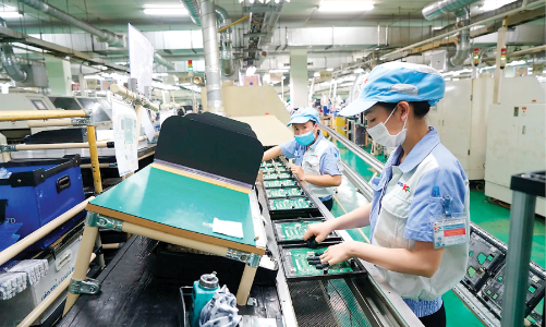Electronics sector under pressure from green transformation