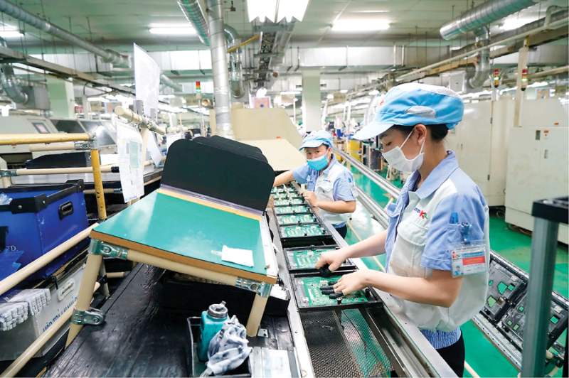 Electronics sector under pressure from green transformation