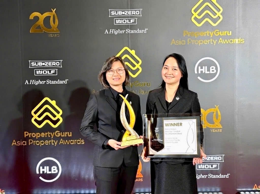 Đại diện nhà sáng lập Ecopark nhận giải thưởng “Dự án Nhà ở Phong cách nhất Châu Á” năm 2025 cho phân khu Đảo Châu Âu, Eco Central Park.