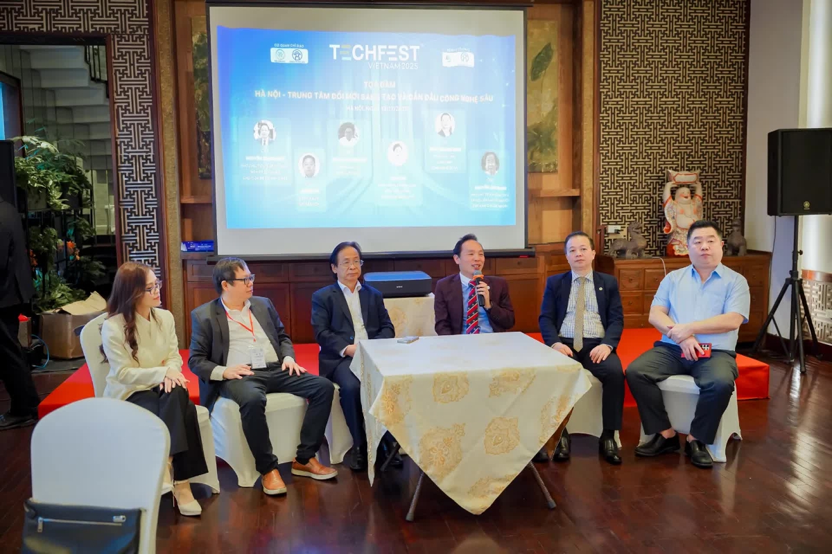 Các diễn giả chia sẻ tại Diễn đàn.