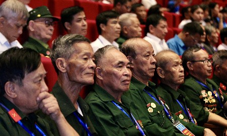 Người có công với cách mạng. Ảnh: Mạnh Dũng.
