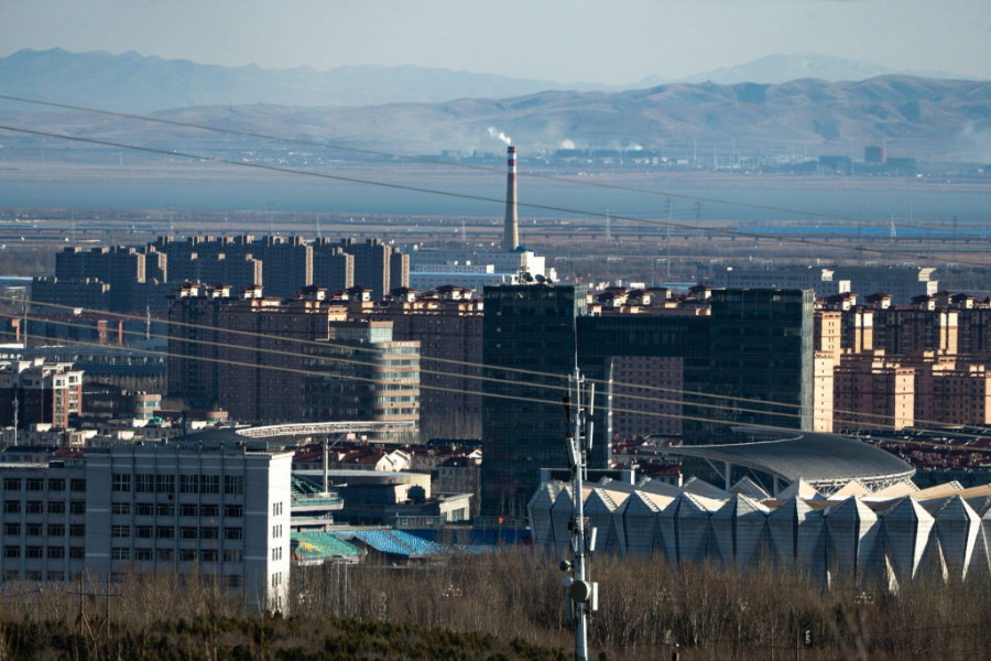 Mạng lưới đường dây truyền tải điện chằng chịt ở khu vực Nội Mông. Ảnh: WSJ