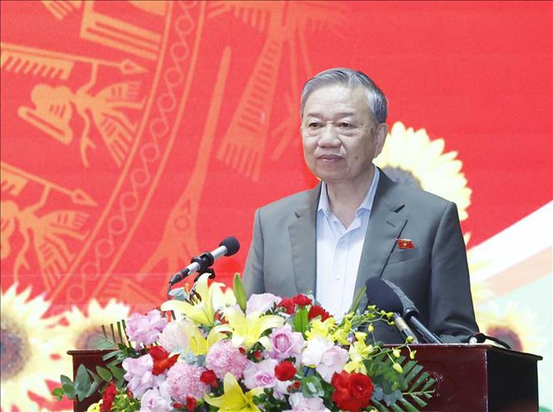 Tổng Bí thư Tô Lâm phát biểu tại buổi tiếp xúc cử tri tỉnh Hưng Yên sau Kỳ họp thứ 10, Quốc hội khóa XV - Ảnh: TTXVN