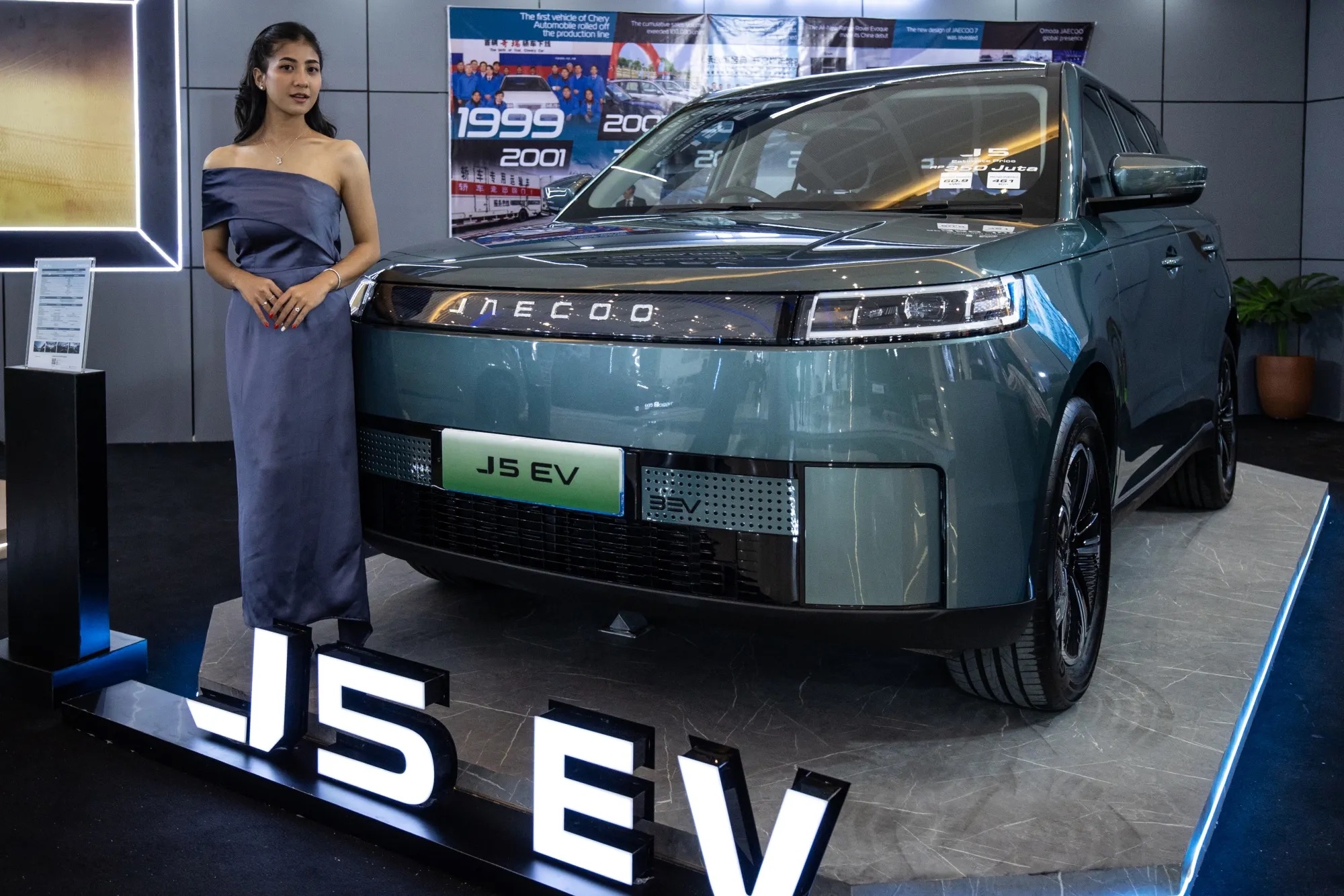 Nhiều người tiêu dùng lo ngại vấn đề giảm giá xe 