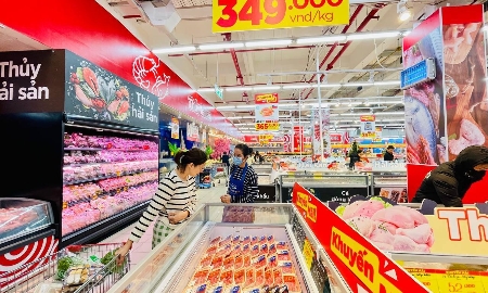 Thị trường hàng Tết cho thấy hàng Việt đang chiếm lĩnh vị trí trung tâm.
