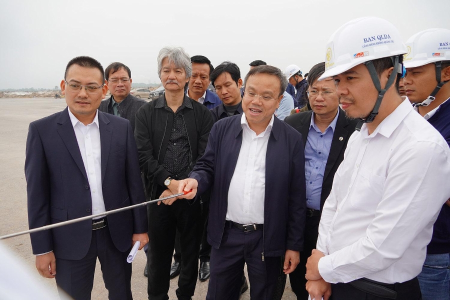 Phó Chủ tịch UBND tỉnh Quảng Trị Lê Đức Tiến kiểm tra tình hình thực hiện Dự án đầu tư xây dựng Cảng hàng không Quảng Trị