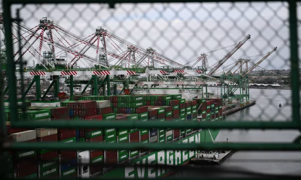 Đằng sau thặng dư thương mại hơn 1 nghìn tỷ USD của Trung Quốc