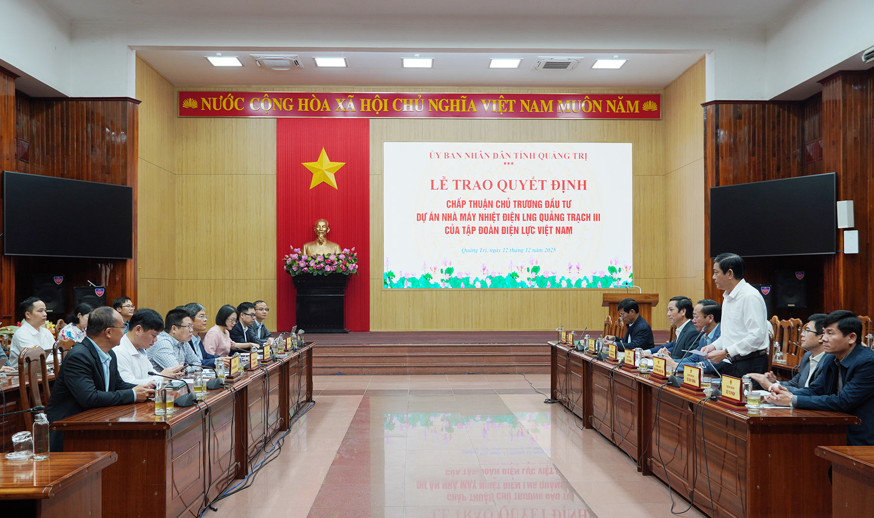 Toàn cảnh buổi làm việc