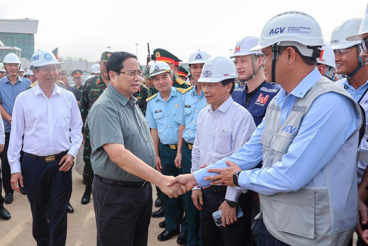 Thủ tướng Chính phủ Phạm Minh Chính kiểm tra tiến độ Cảng HKQT Long Thành chiều 14/12.