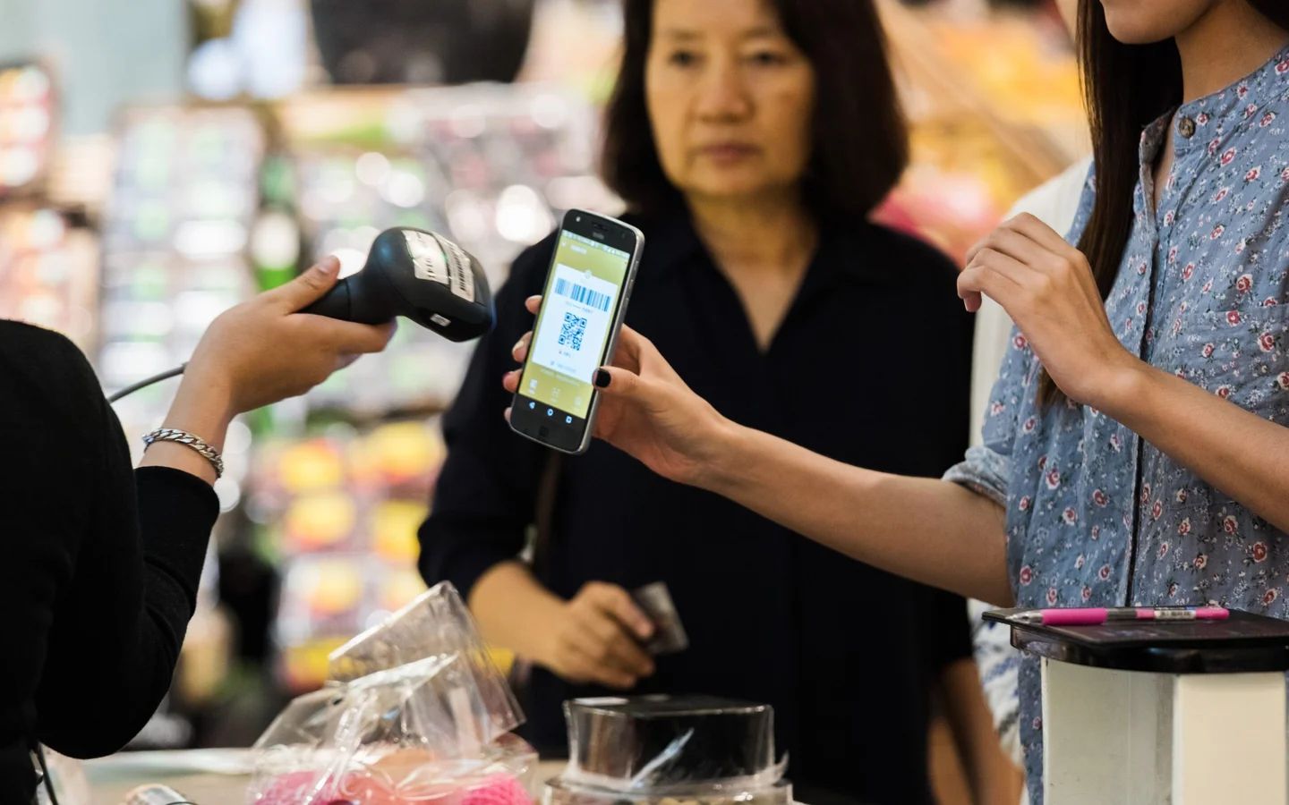 Phạm vi chấp nhận thanh toán cực kỳ rộng rãi, bao phủ hầu hết các nhu cầu thiết yếu của một du khách.