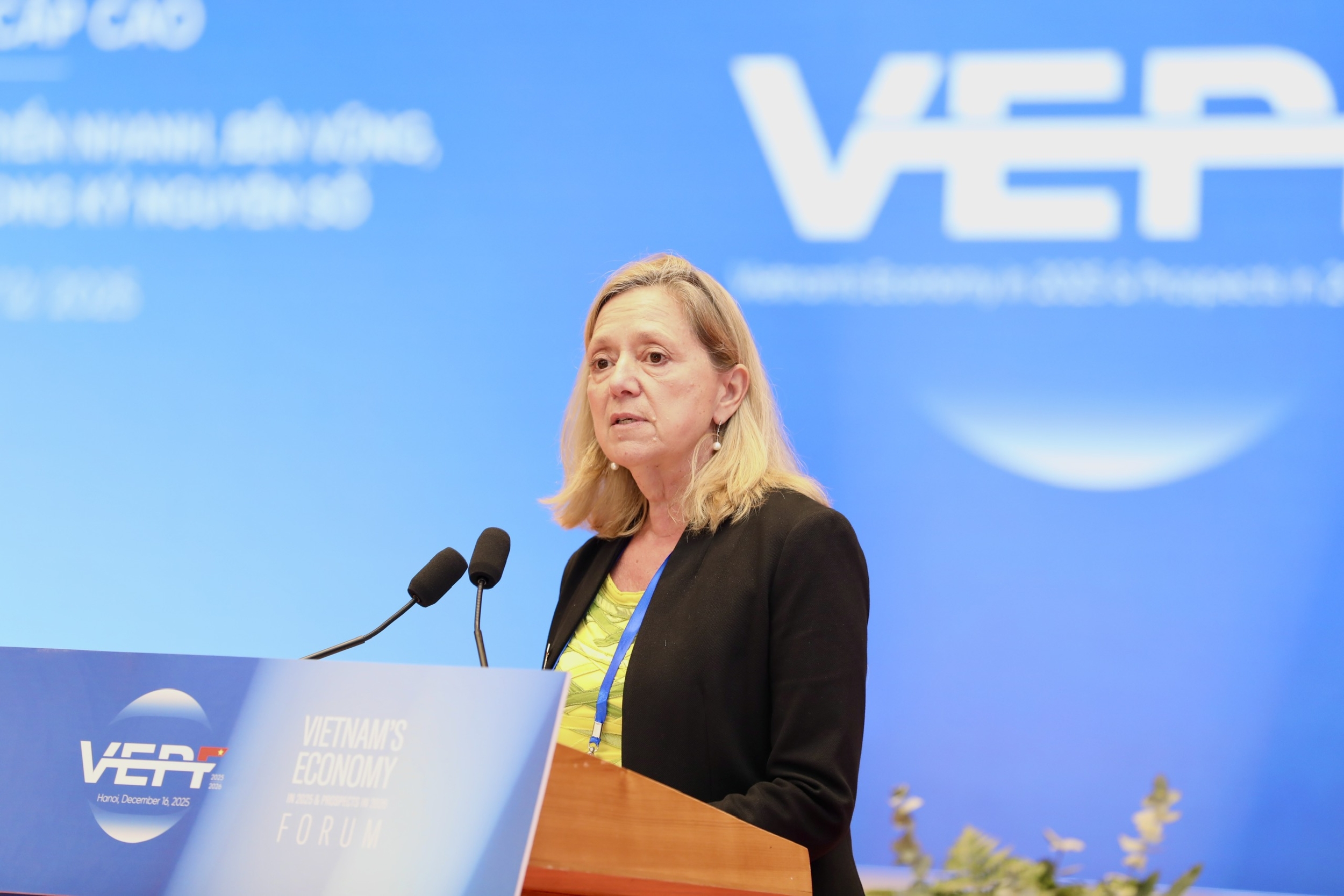 Bà Mariam Sherman - Giám đốc Quốc gia Ngân hàng Thế giới (World Bank) tại Việt Nam, nhận định, đây là thời điểm có ý nghĩa đặc biệt quan trọng đối với Việt Nam, khi đất nước đã nhận thức rõ sự cần thiết phải hành động nhanh chóng, quyết liệt và thúc đẩy cải cách một cách thực chất...