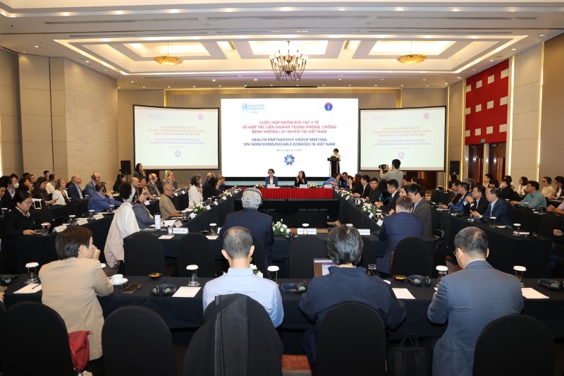  Bộ Y tế họp nhóm đối tác y tế với chủ đề “Hợp tác liên ngành trong phòng, chống bệnh không lây nhiễm (NCDs) tại Việt Nam. Ảnh: MOH. 