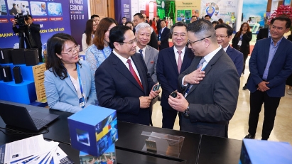 Prime Minister Pham Minh Chinh attends VEPF high-level plenary session