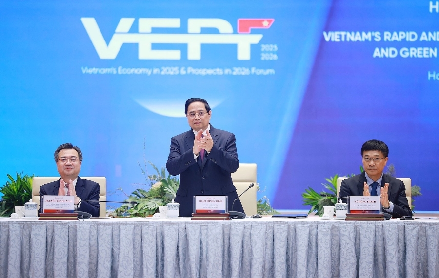 Thủ tướng Chính phủ Phạm Minh Chính, Trưởng Ban Chính sách, chiến lược Trung ương Nguyễn Thanh Nghị và Phó Chủ tịch Quốc hội Vũ Hồng Thanh đồng chủ trì Diễn đàn cấp cao Kinh tế Việt Nam 2025, triển vọng 2026.