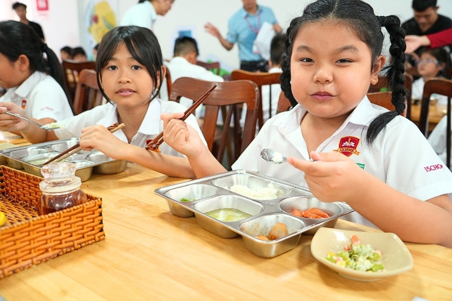 Dự án Bữa ăn học đường mang đến bữa trưa dinh dưỡng cho hàng triệu học sinh.