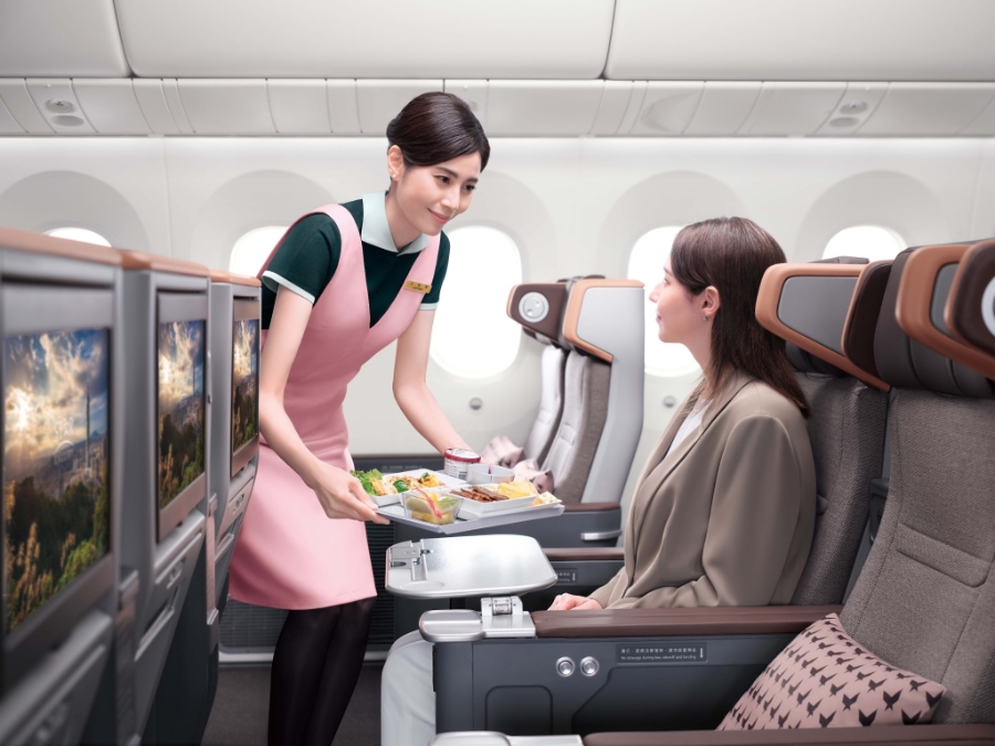 EVA Air kiên định với chiến lược đầu tư chất lượng, mang đến trải nghiệm thoải mái vượt trội cho những hành trình bay dài, với chi phí xứng tầm.
