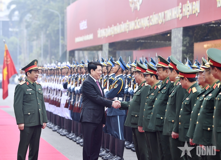Chủ tịch nước Lương Cường với các đồng chí lãnh đạo Quân ủy Trung ương, Bộ Quốc phòng.  Ảnh: QĐND
