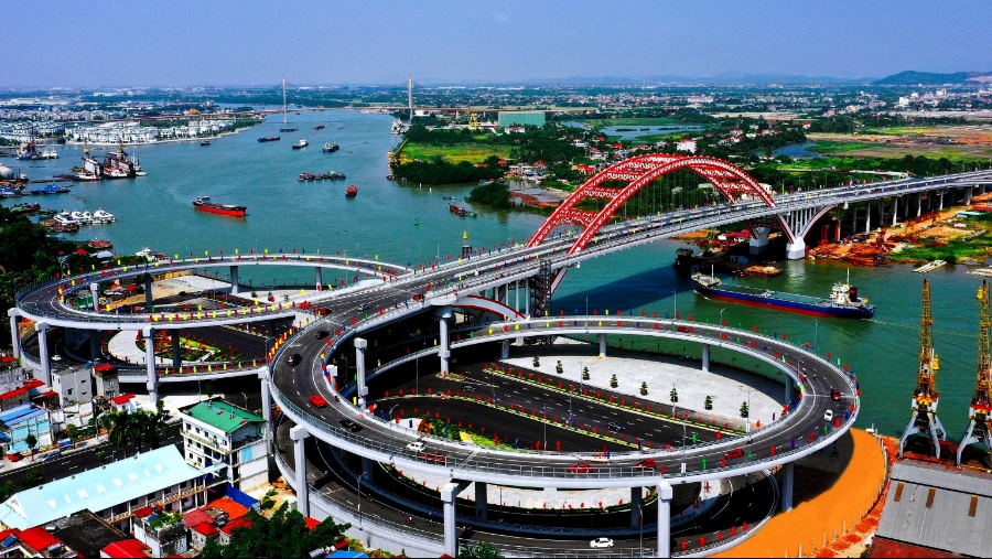 Tổng mức đầu tư toàn xã hội năm 2025 của Hải Phòng đạt 321.000 tỷ đồng, vượt mục tiêu đề ra (320.850 tỷ đồng) nhưng còn 4 chỉ tiêu kinh tế chủ yếu chưa đạt mục tiêu.