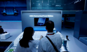 Cổ phiếu CATL đã tăng 45% từ đầu năm nay. Ảnh: FT