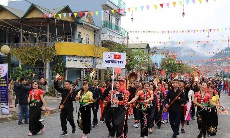 Lễ hội Ném còn vun đắp tình hữu nghị của đồng bào dân tộc thiểu số 3 quốc gia Việt Nam - Lào - Trung Quốc