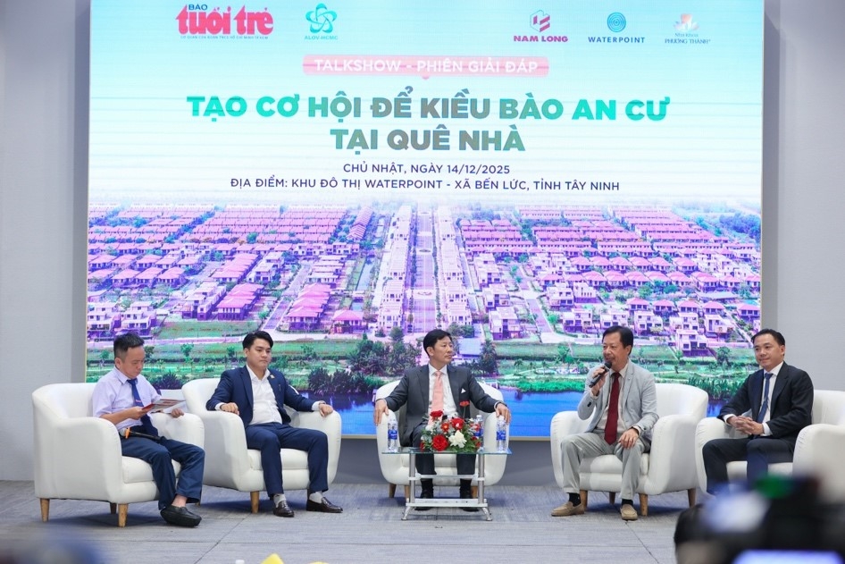 Đại diện tập đoàn Nam Long chia sẻ về tiêu chuẩn quy hoạch đô thị Waterpoint, không gian sống hài hòa giữa cảnh quan xanh và tiện ích.