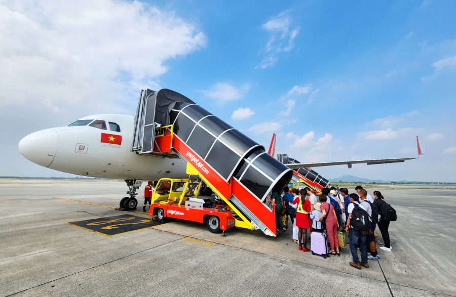 Dịp Tết cận kề, xu hướng chọn vé bay tiết kiệm, đặt sớm và linh hoạt khung giờ ngày càng được nhiều hành khách ưu tiên.