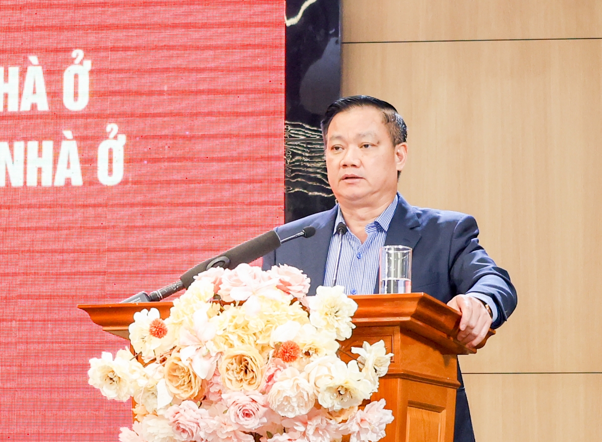 Bí thư Tỉnh ủy Nghệ An Nguyễn Khắc Thận phát biểu tại hội nghị