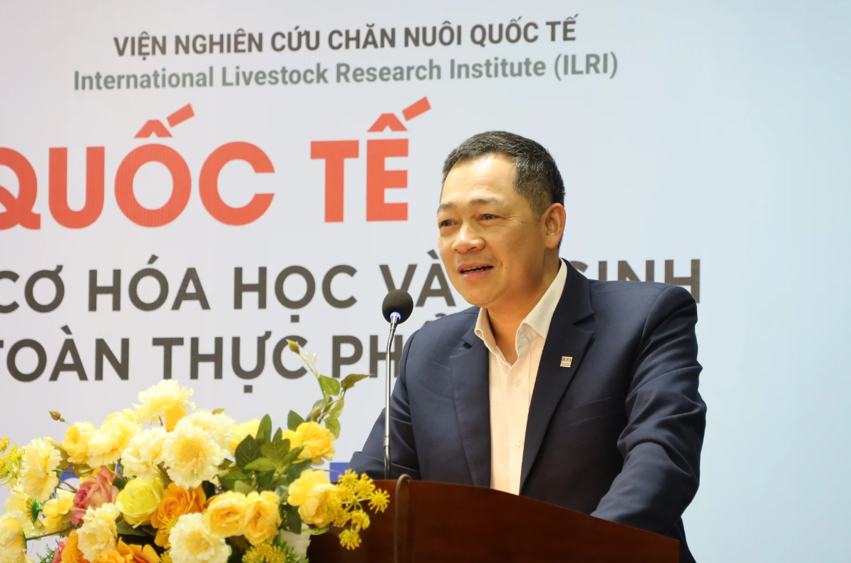 TS. Nguyễn Việt Hùng: 