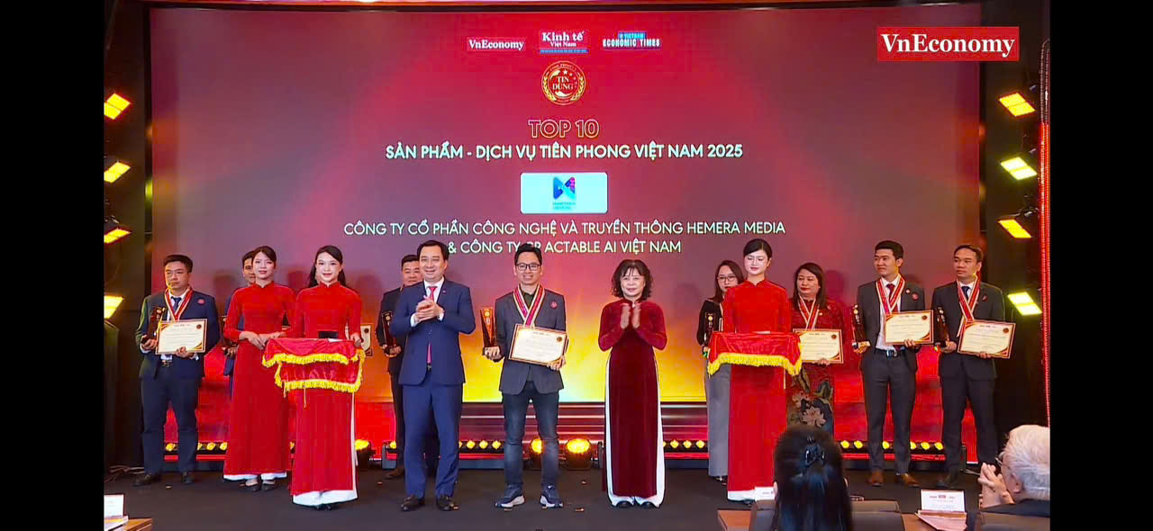 Nền tảng Marcom AI đã được xướng tên trong Top 10 Sản phẩm – Dịch vụ Tiên phong 2025