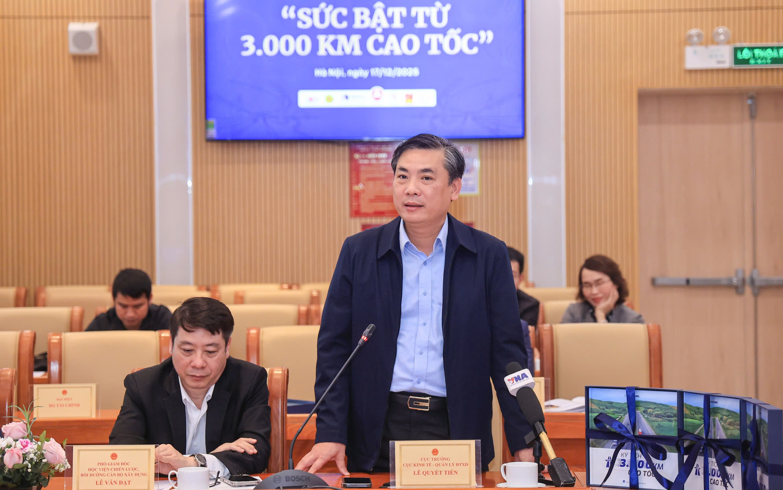 Ông Lê Quyết Tiến, Cục trưởng Cục Kinh tế - Quản lý đầu tư xây dựng (Bộ Xây dựng), phát biểu tại Tọa đàm.