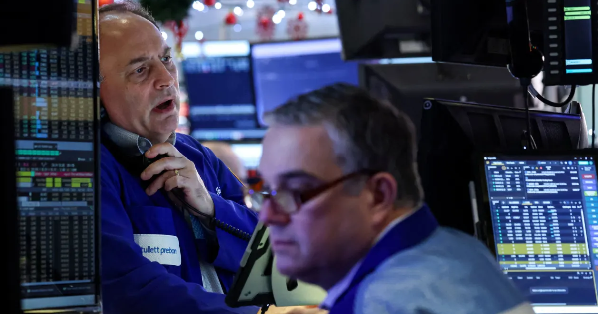 Chứng khoán Mỹ giảm mạnh vì cổ phiếu Oracle, giá dầu thoát đáy 5 năm