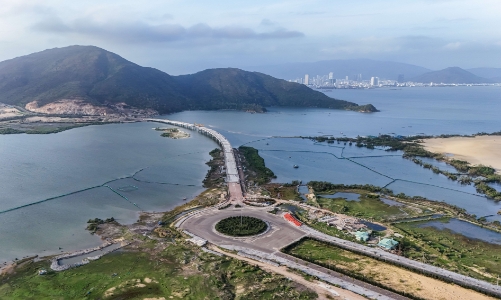 Hợp long cầu Hải Giang kết nối dự án MerryLand Quy Nhơn